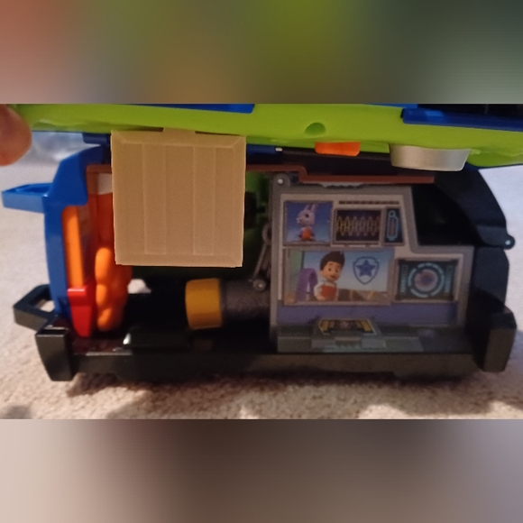 Paw Patrol Chase pop-out vehicle playset - Picture 3 of 5